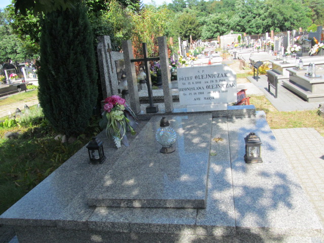 Grób Józef Olejniczak